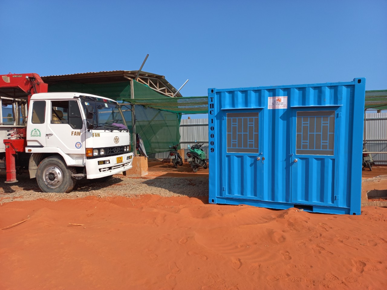 Container nhà vệ sinh 10 feet - Container Thahoco - Công Ty TNHH Kỹ Thuật Dịch Vụ Thahoco